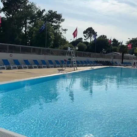 Campsite Les Sables Chal'heureux *